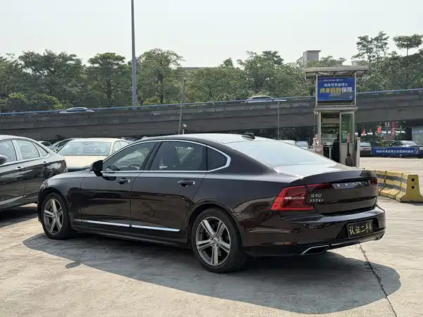 Volvo S90 2020
