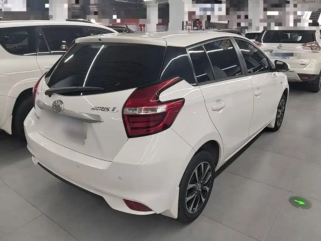 Toyota Yaris L 2021