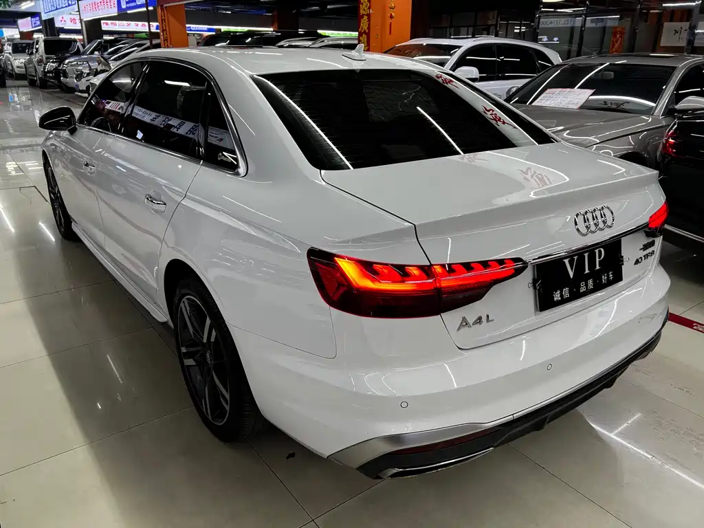 Audi A4L 2020 — фото 4