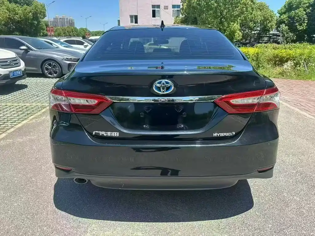 Toyota Camry 2021 — фото 9