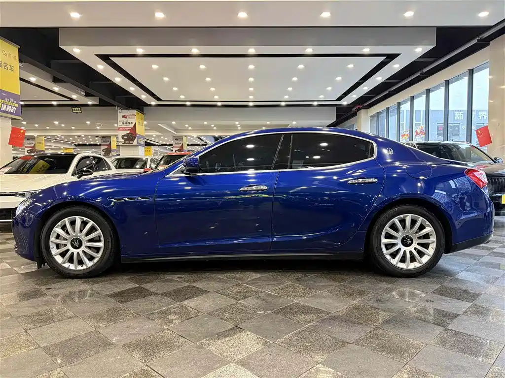 Maserati Ghibli 2015 — фото 11