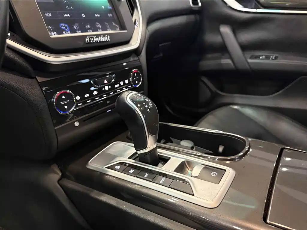 Maserati Ghibli 2015 — фото 15