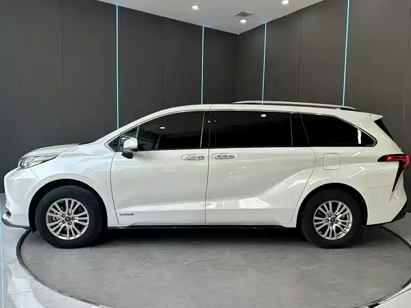 Toyota Sienna 2022