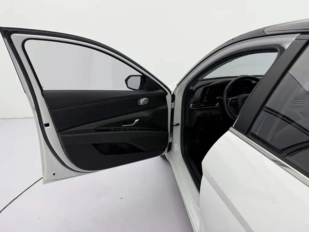 Hyundai Elantra 2021 — фото 22