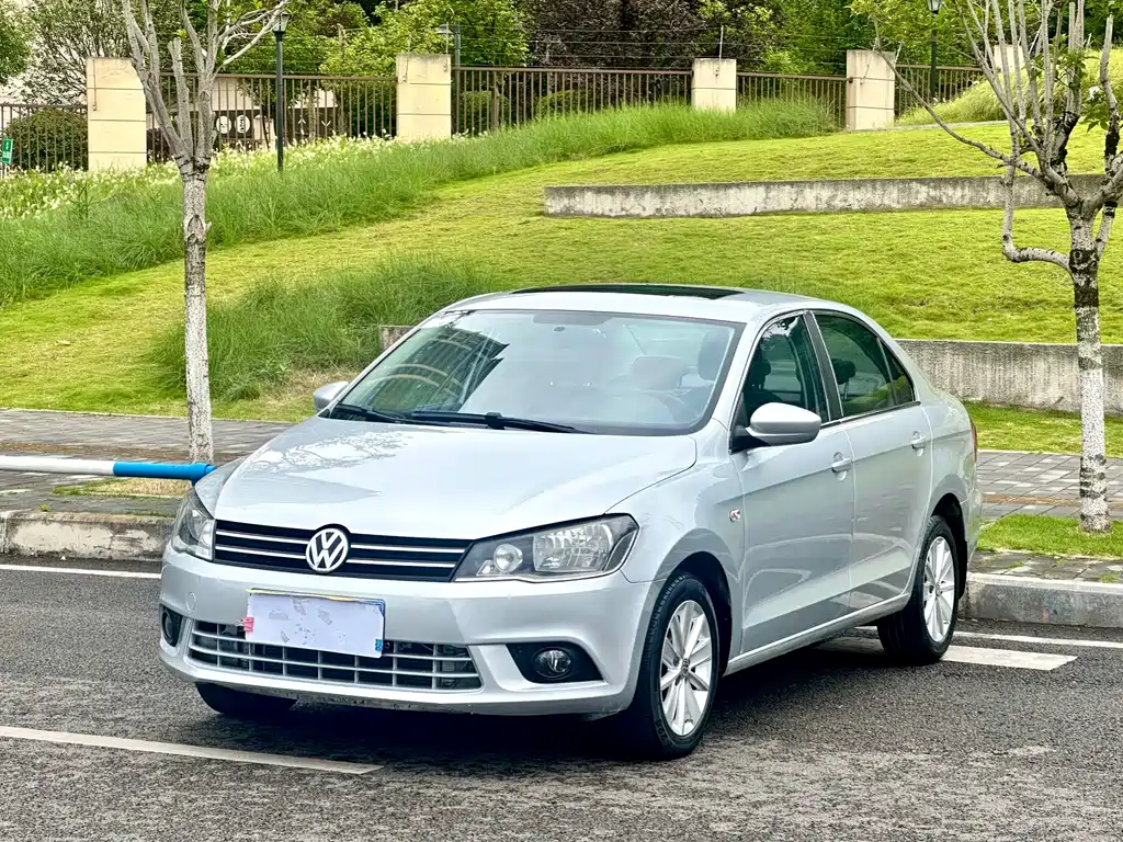 Volkswagen Jetta 2015 — фото 1