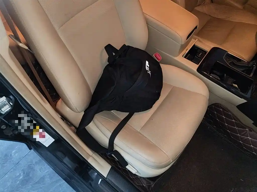 Toyota Camry 2017 — фото 20