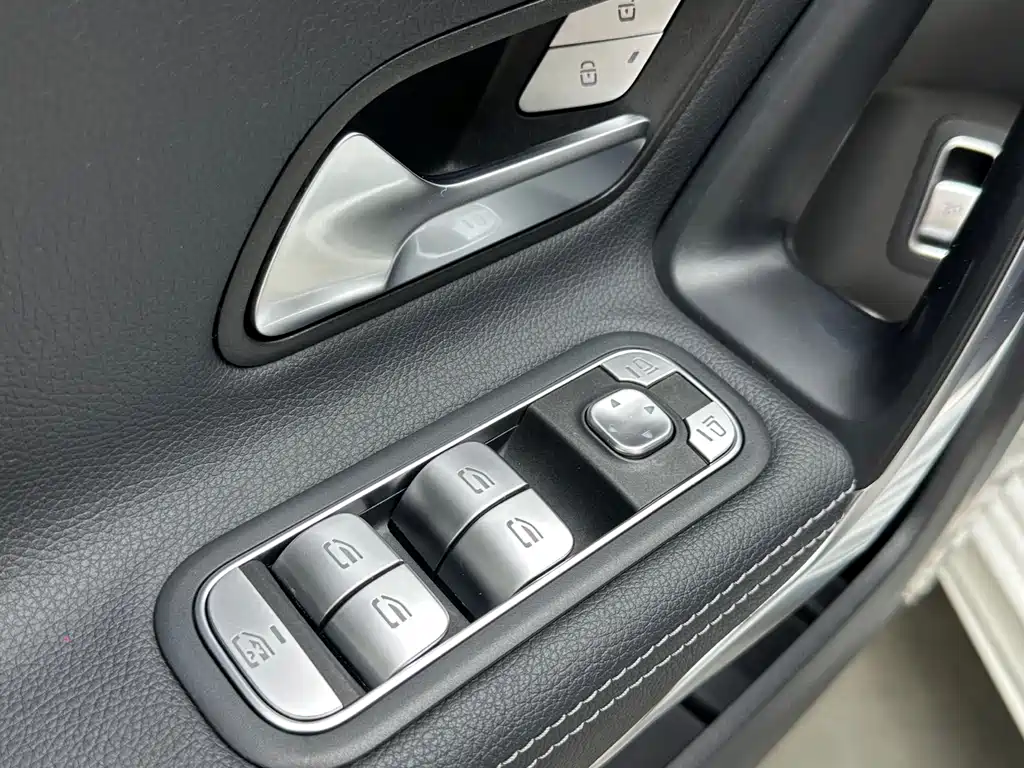 Mercedes-Benz A-Class 2022 — фото 10