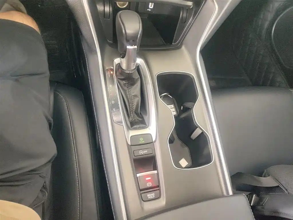 Honda Accord 2019 — фото 14