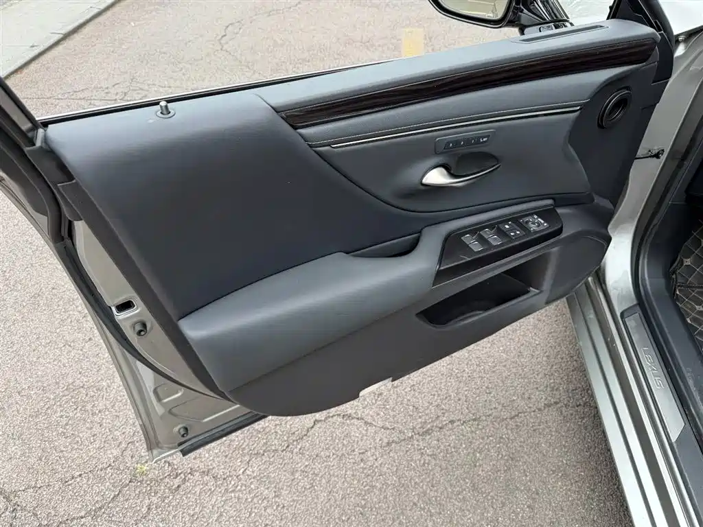 Lexus ES 2021 — фото 6