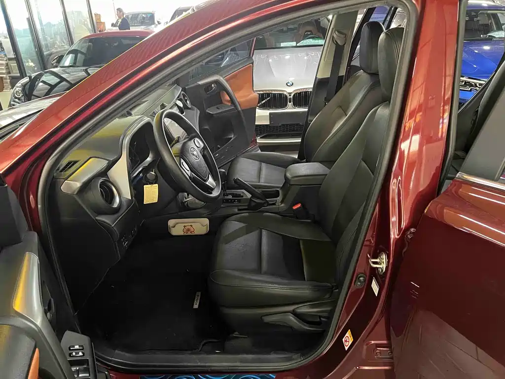 Toyota RAV4 2017 — фото 4