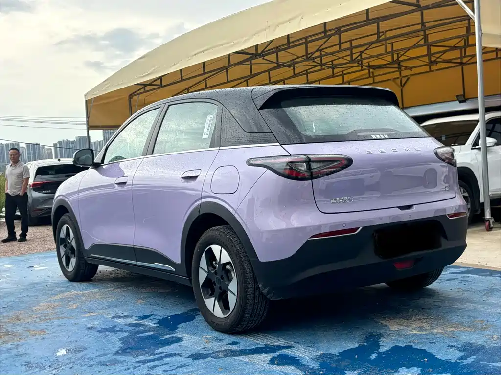 Geely Galaxy Starwish 2025 — фото 10