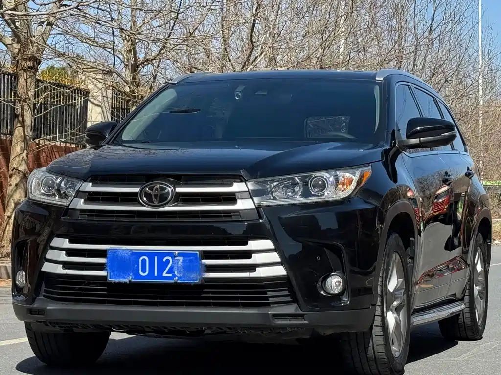 Toyota Highlander 2018 — фото 1