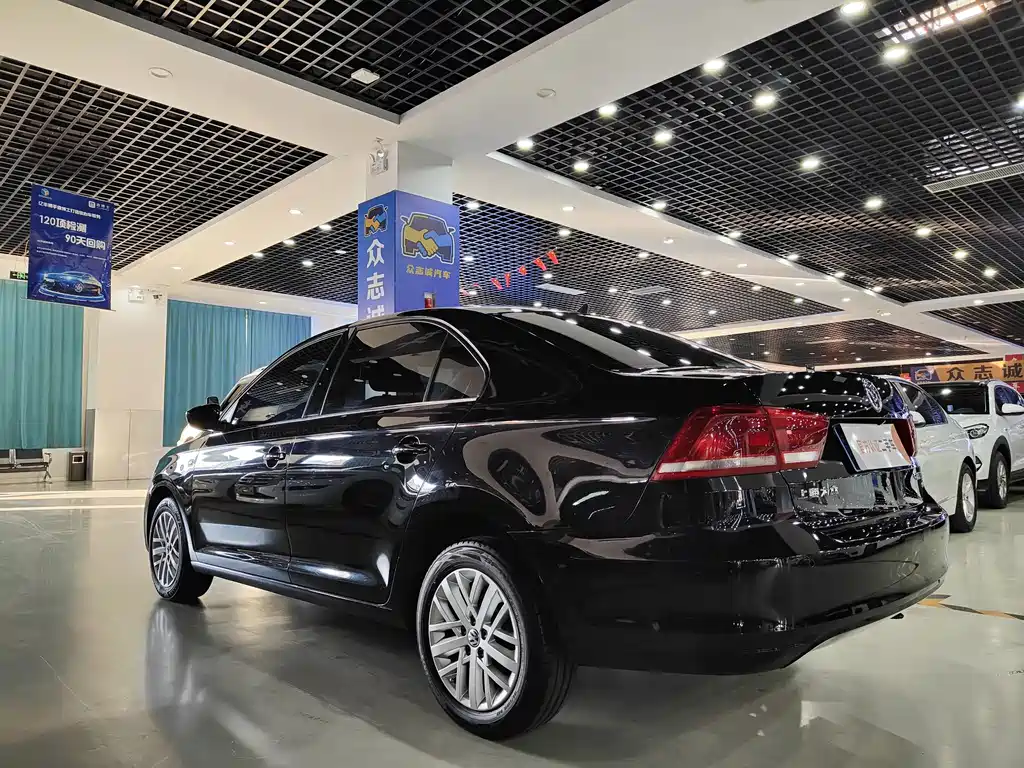 Volkswagen Santana 2013