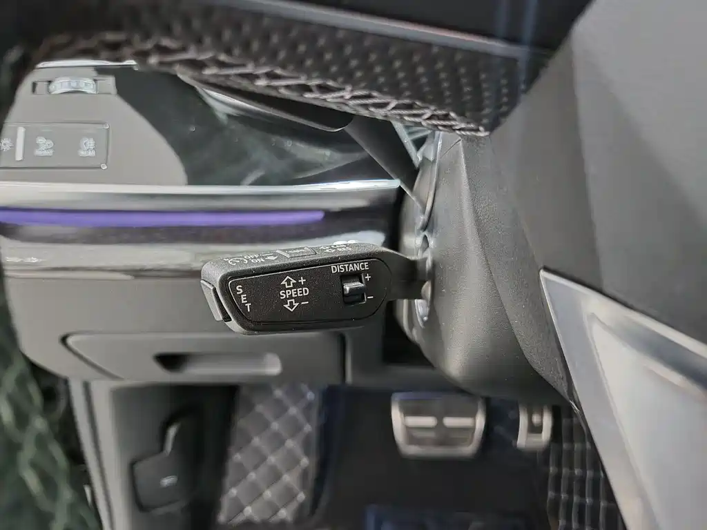 Audi Q8 2024 — фото 17