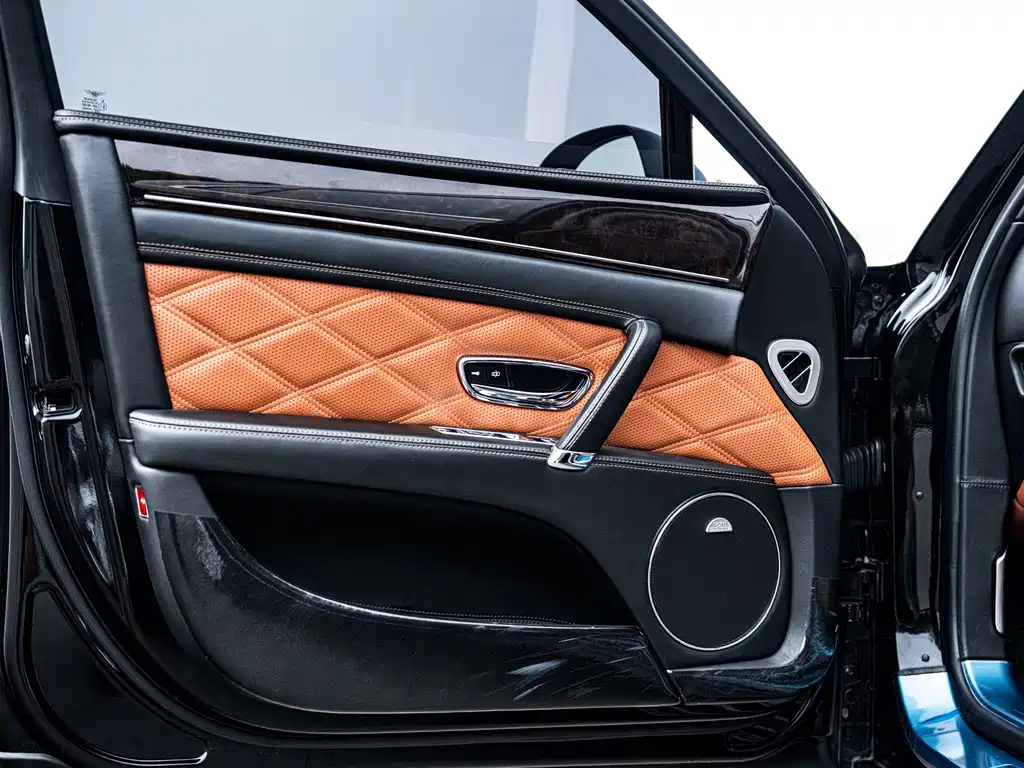 Bentley Flying Spur 2014 — фото 12