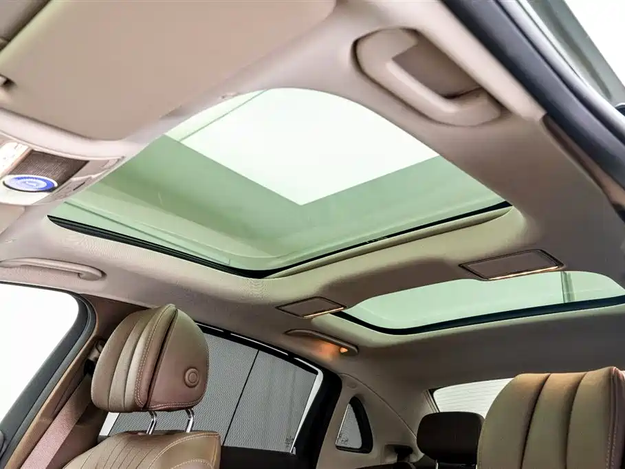Mercedes-Benz E-Class 2023 — фото 24