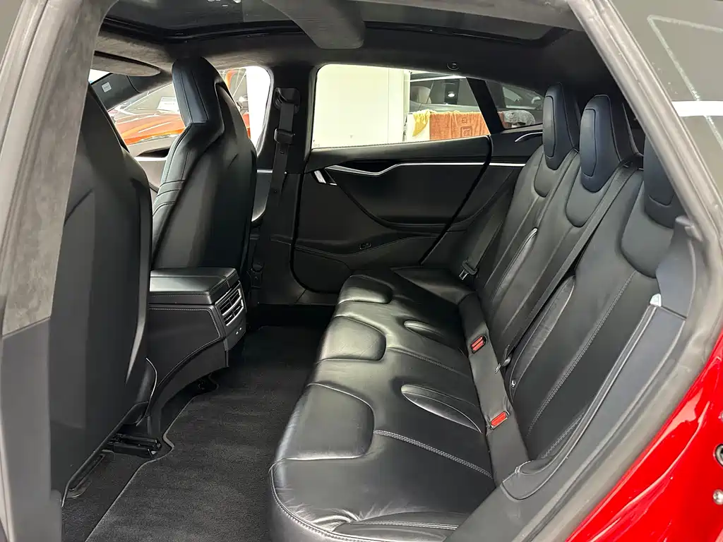 Tesla Model S 2017 — фото 13