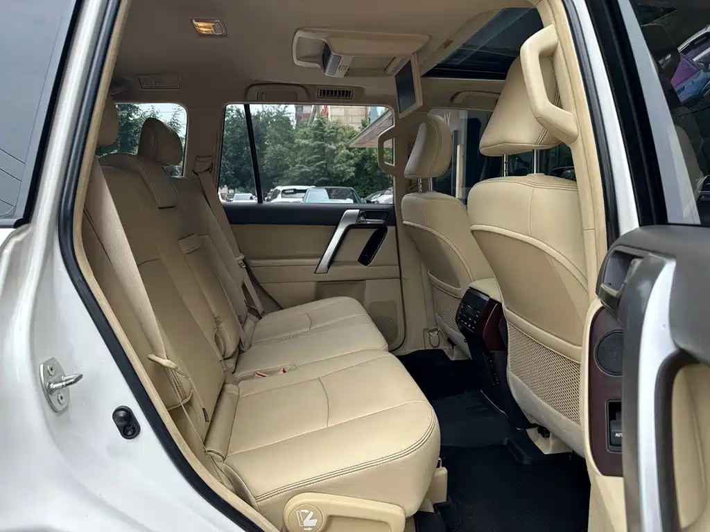 Toyota Prado 2015 — фото 21