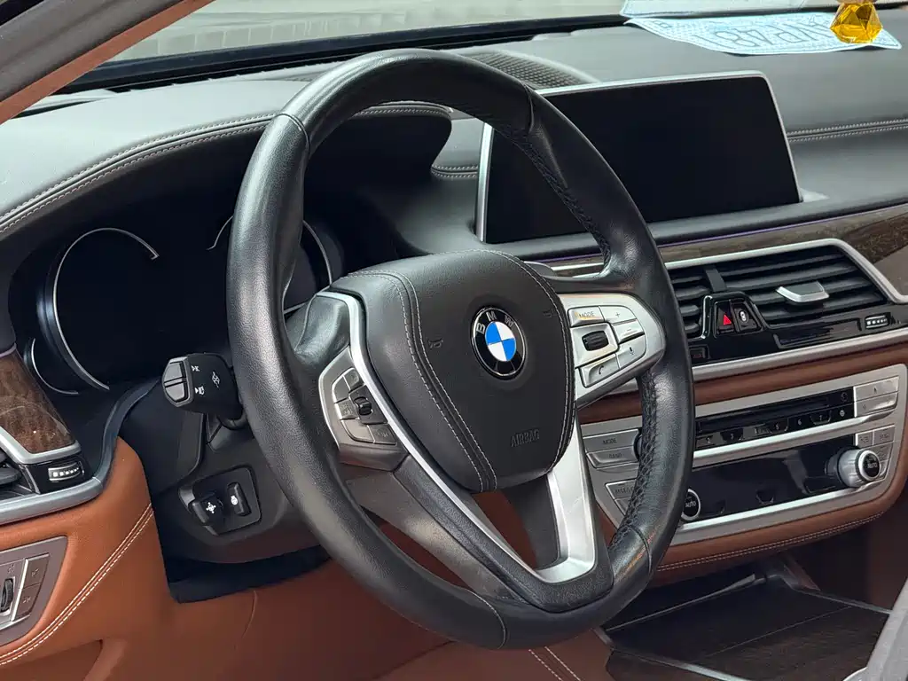 BMW 7 Series 2018 — фото 6