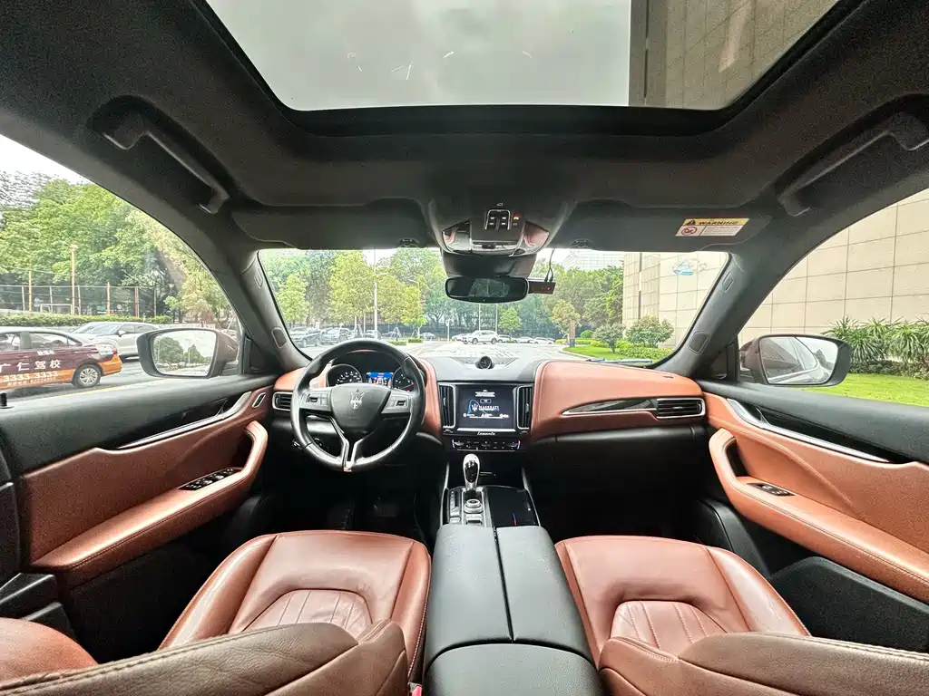 Maserati Levante 2018 — фото 14