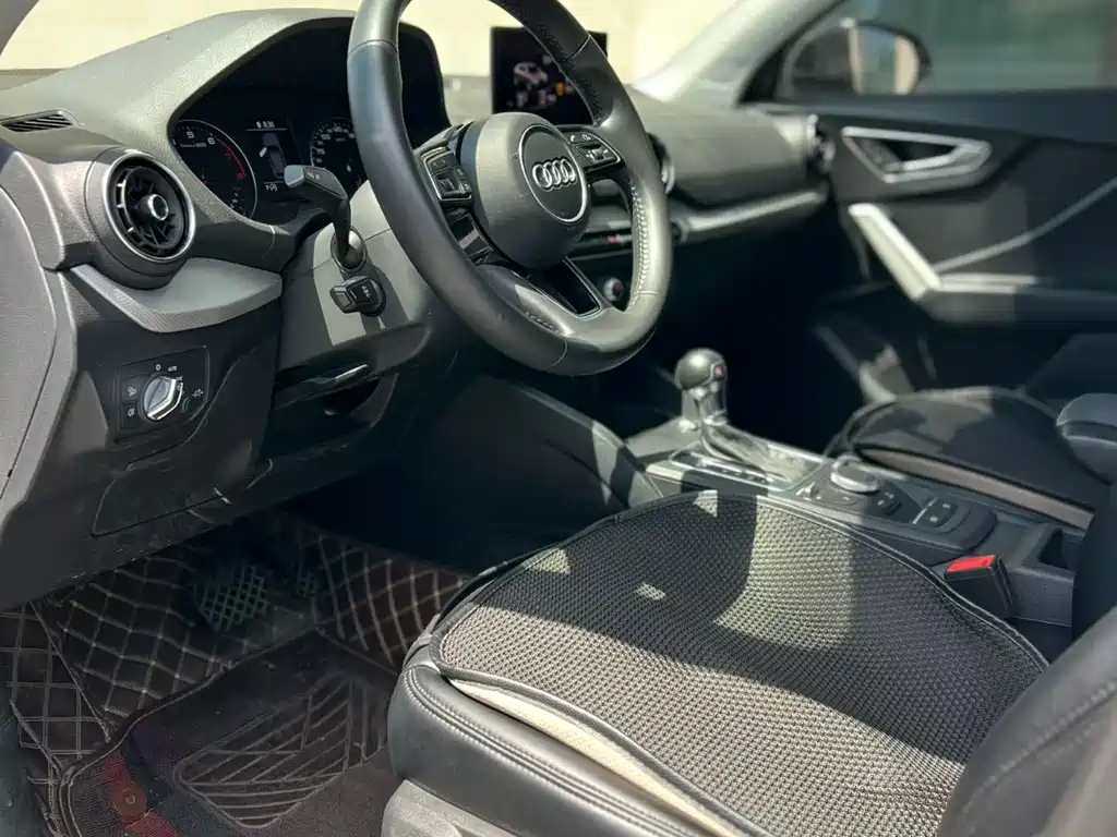 Audi Q2L 2020