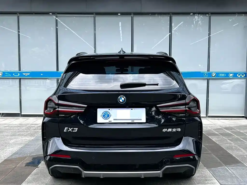 BMW iX3 2023 — фото 4