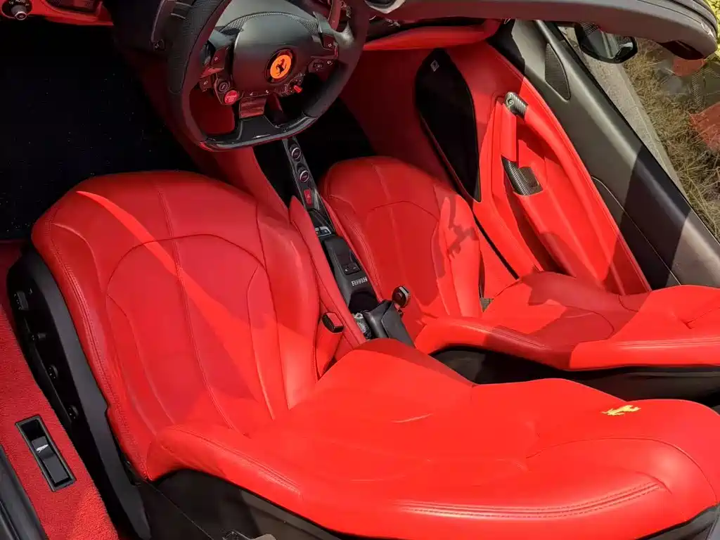 Ferrari F8 2022 — фото 16