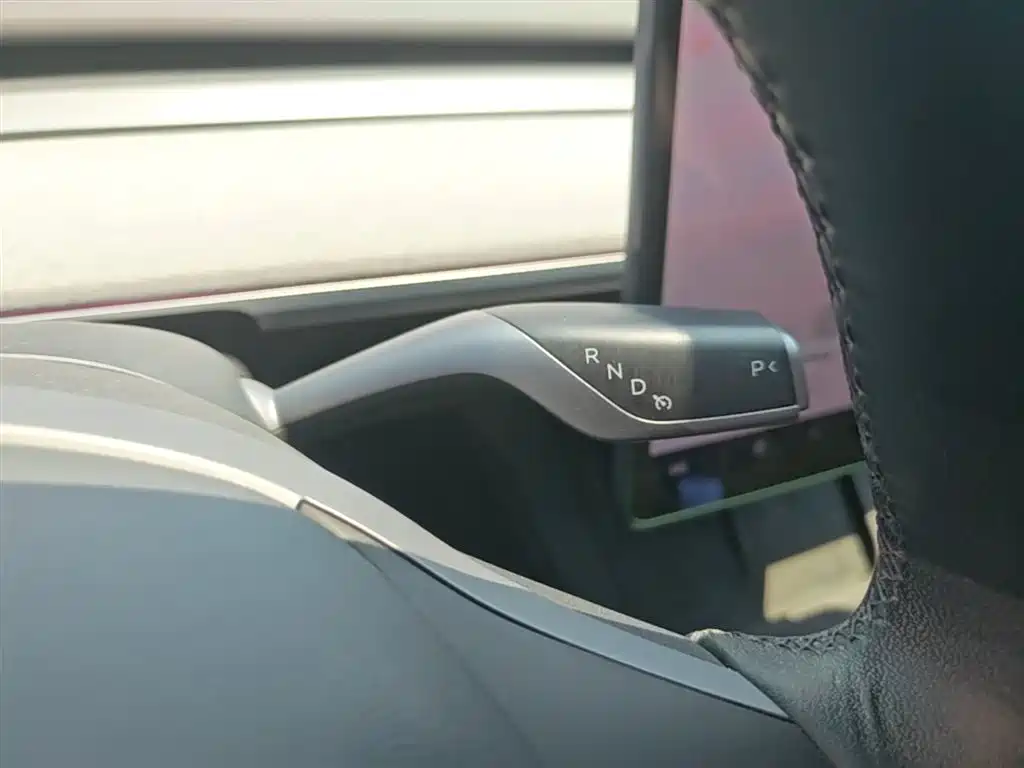 Tesla Model Y 2023 — фото 14