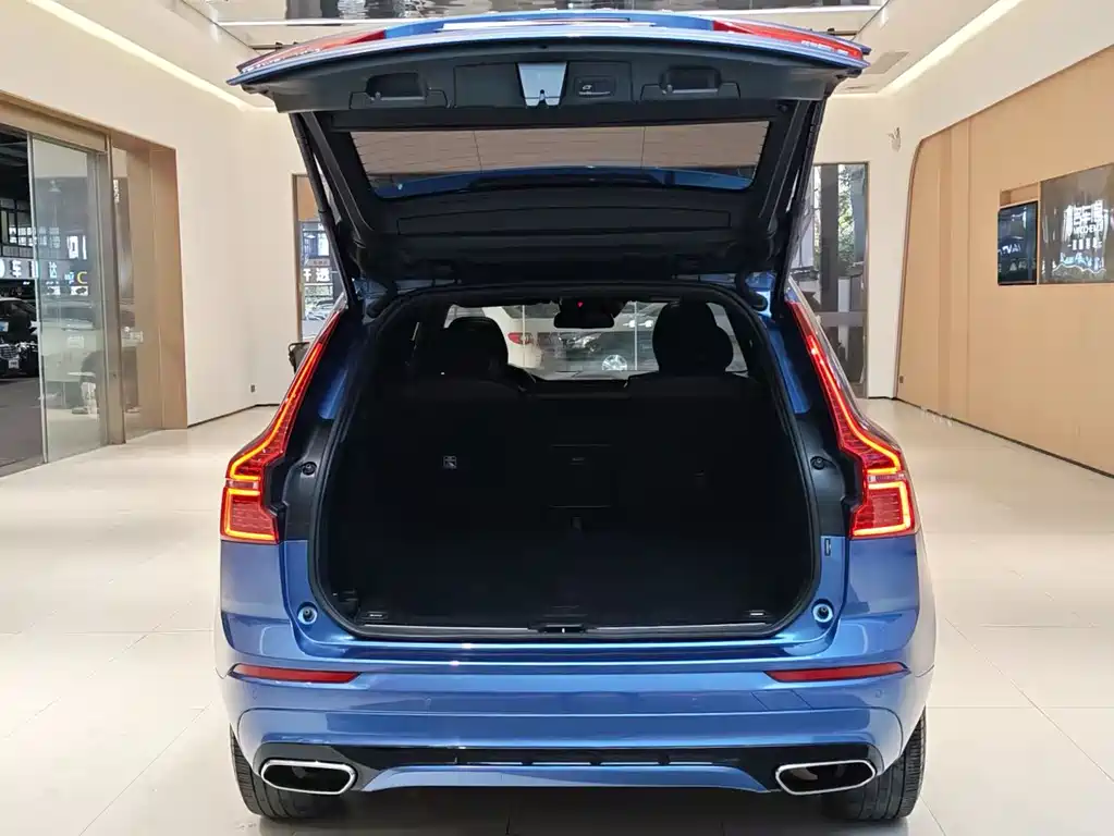 Volvo XC60 2020 — фото 8