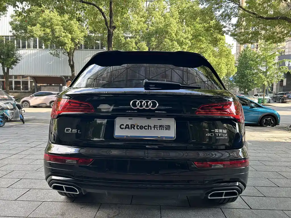 Audi Q5L 2024 — фото 14