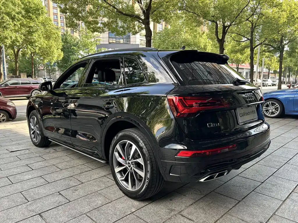 Audi Q5L 2024 — фото 13