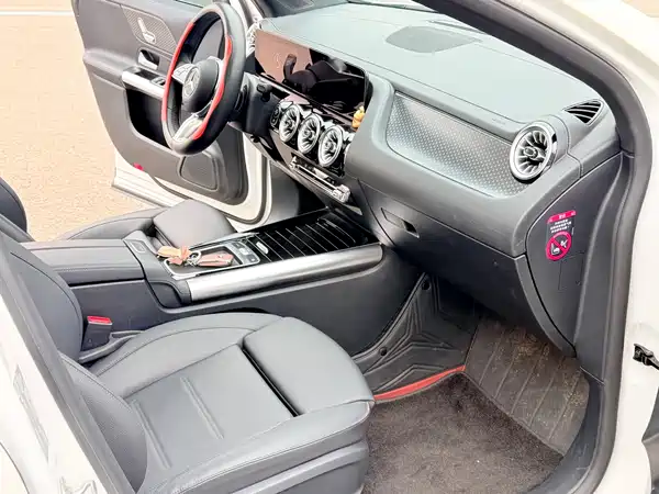 Mercedes-Benz GLA 2024