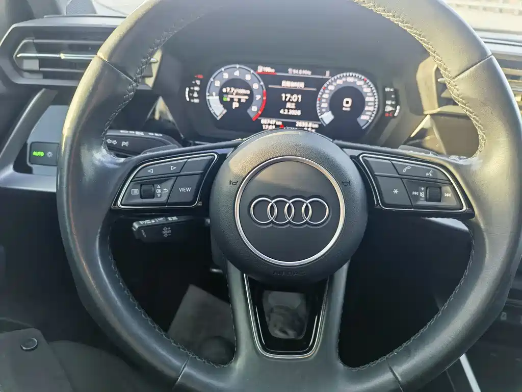 Audi A3 2024 — фото 15