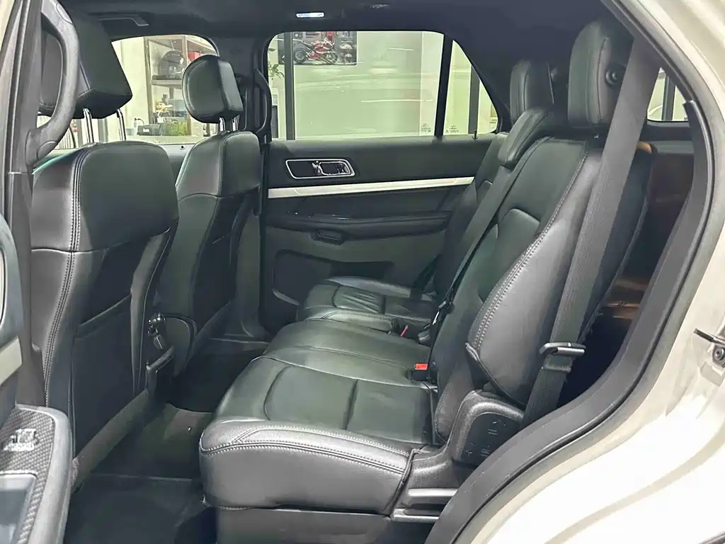 Ford Explorer 2015 — фото 12