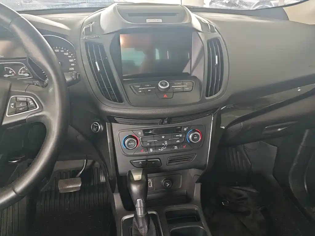 Ford Kuga 2017 — фото 13