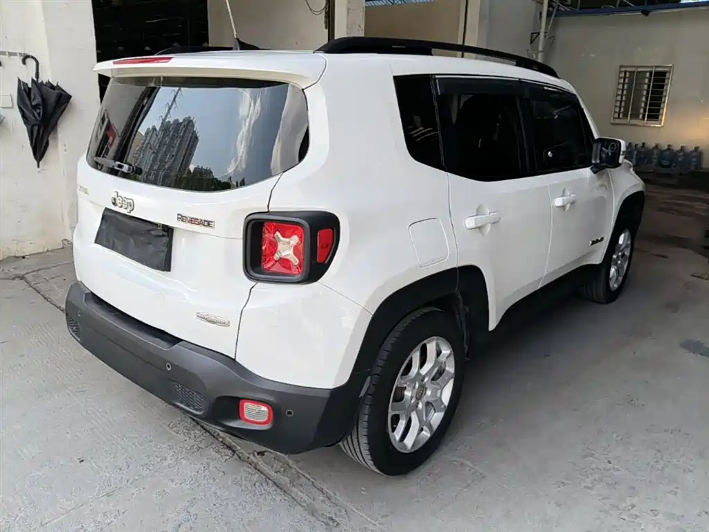 Jeep Renegade 2017 — фото 7