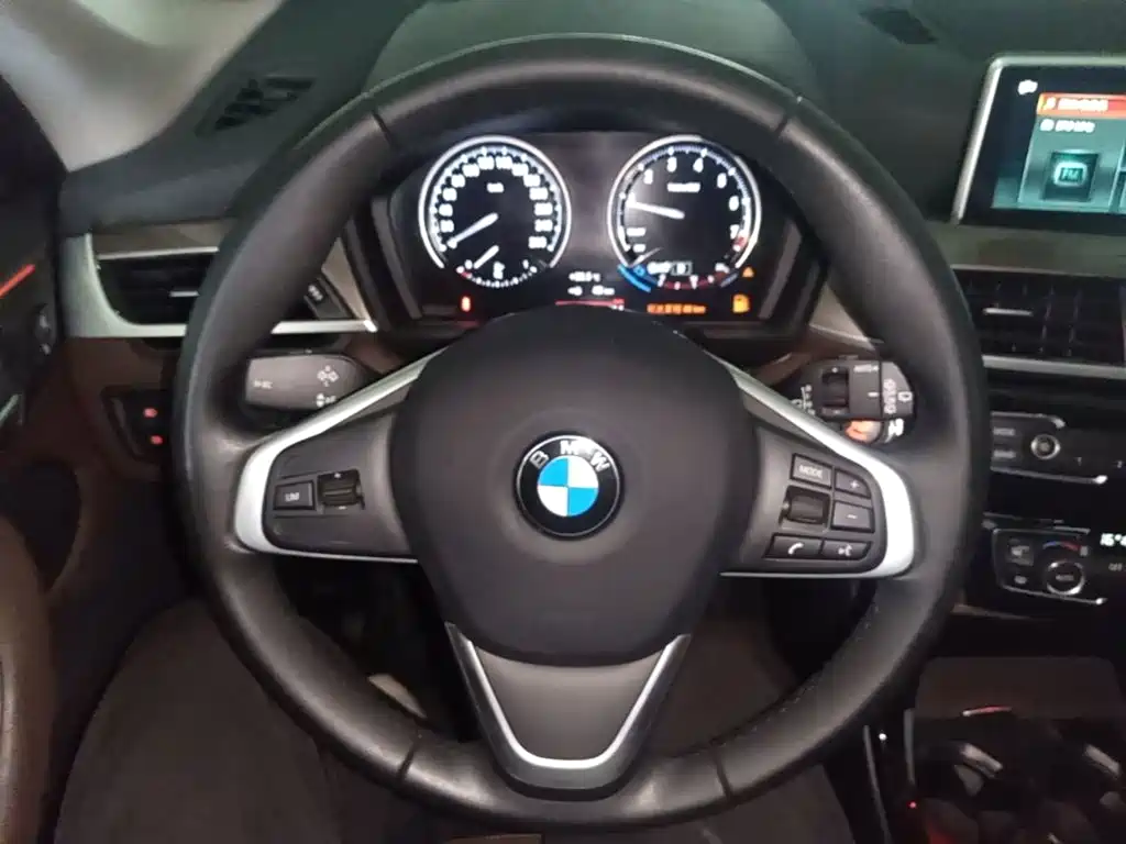 BMW X1 2018 — фото 11