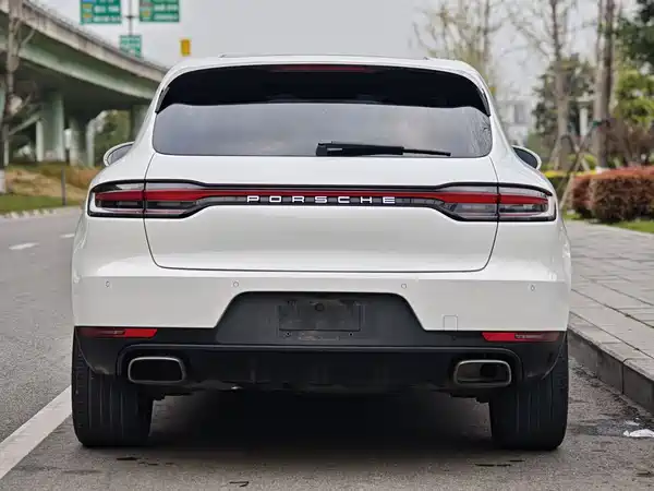 Porsche Macan 2021