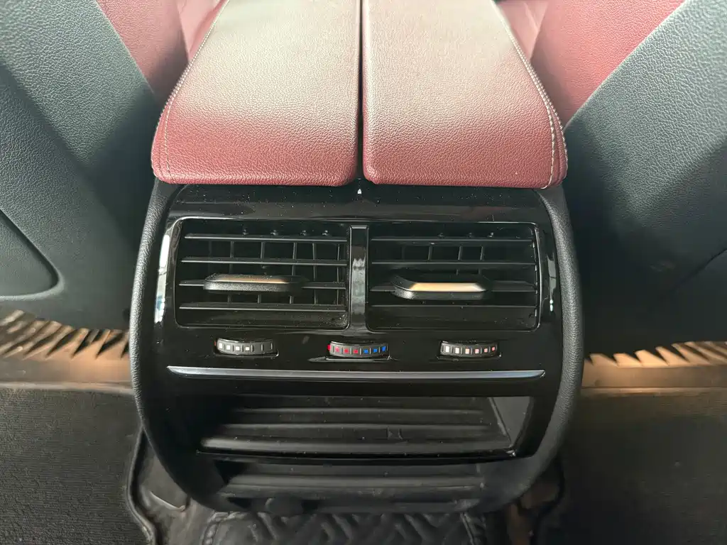 BMW 5 Series 2022 — фото 10