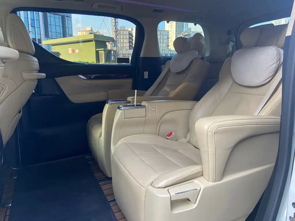 Toyota Alphard 2016 — фото 15