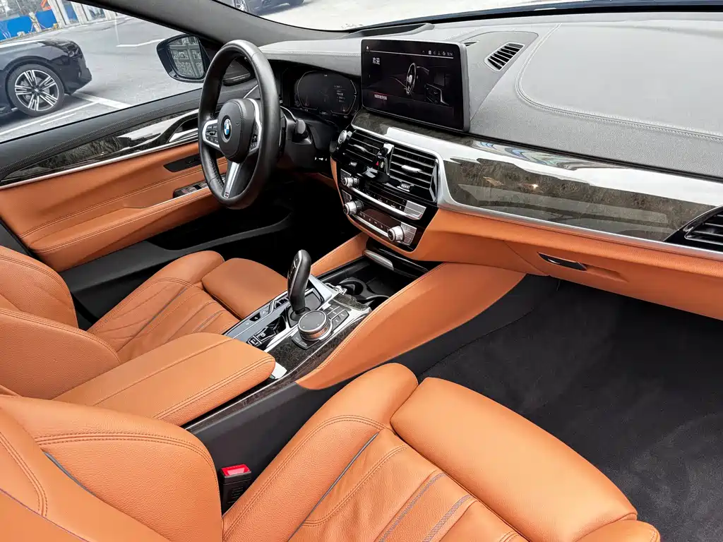 BMW 6 Series GT 2024 — фото 10