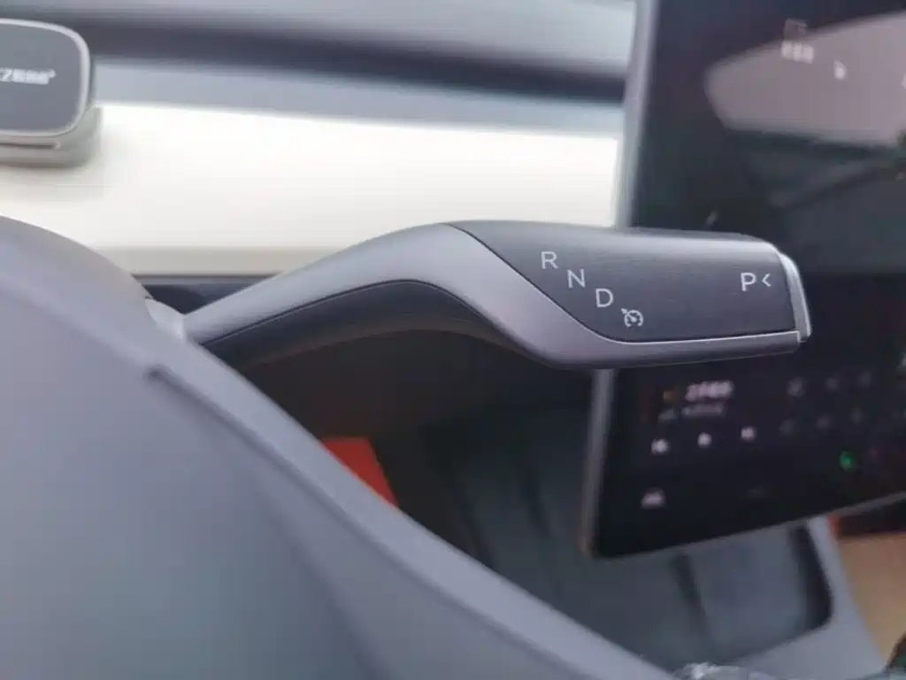 Tesla Model Y 2022 — фото 14