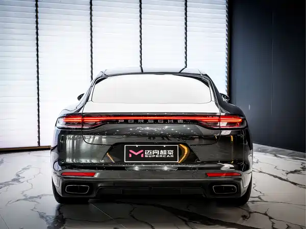 Porsche Panamera 2023