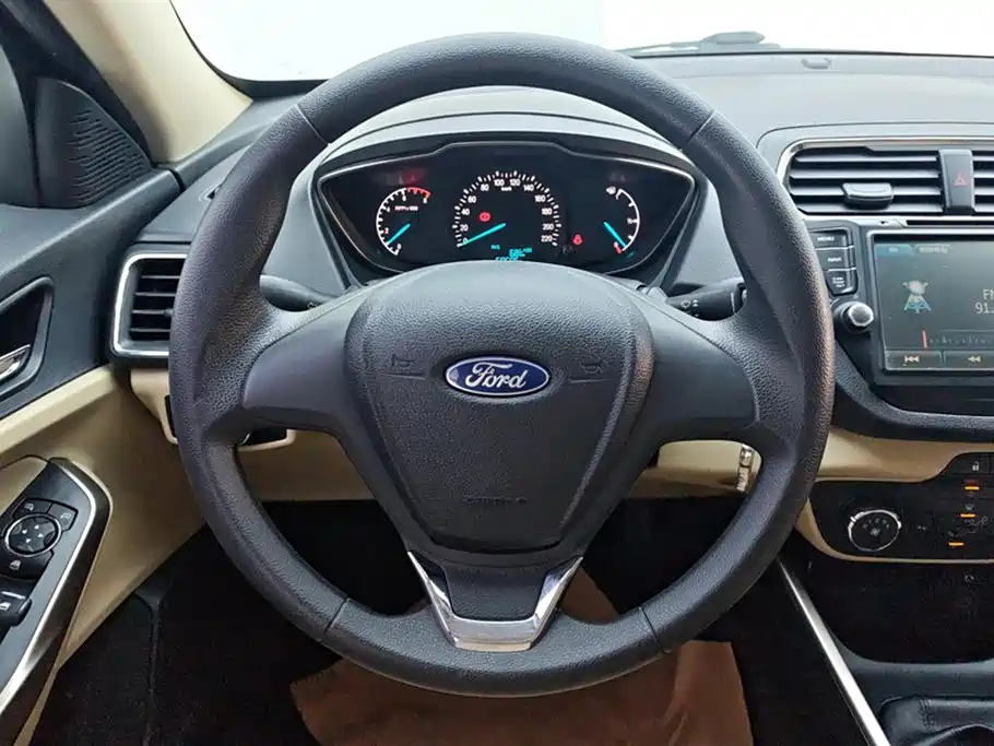 Ford Forrest 2015 — фото 15