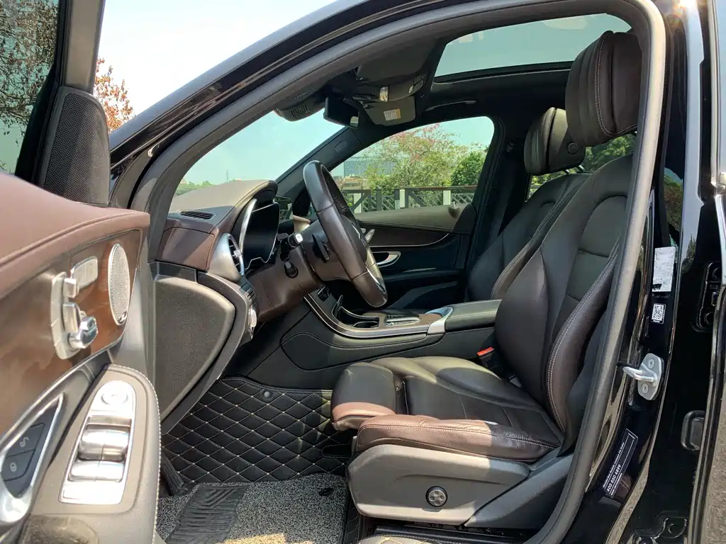 Mercedes-Benz GLC 2020 — фото 14