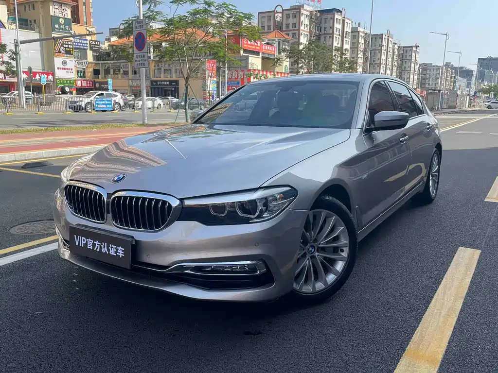 BMW 5 Series 2018 — фото 1