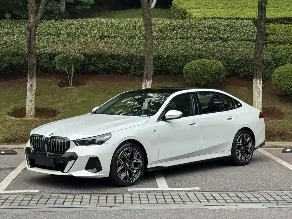BMW 5 Series 2025