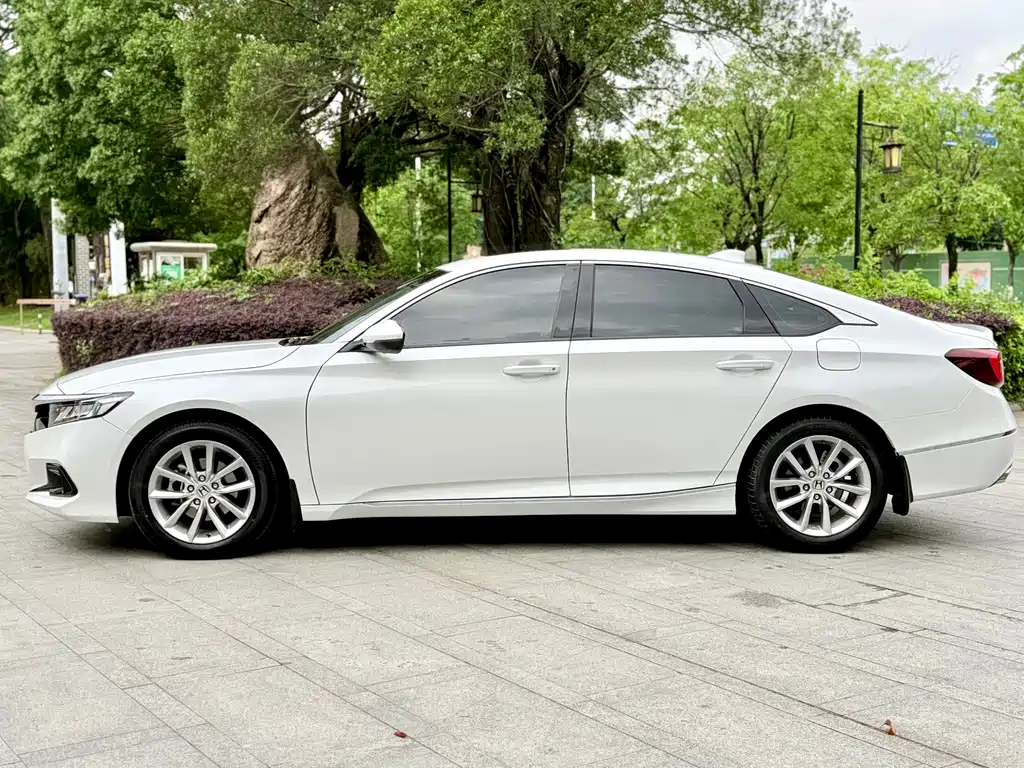 Honda Accord 2022 — фото 4