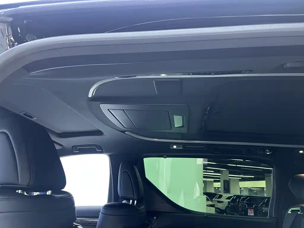 Toyota Vellfire 2023 — фото 12