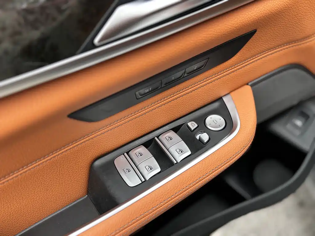 BMW 6 Series GT 2024 — фото 15